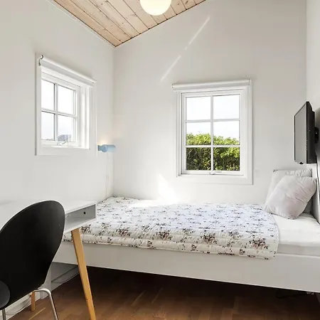 Feriehus Gjuro - 400m From The Sea By Interhome *