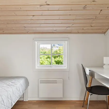 Gjuro - 400m From The Sea By Interhome Feriehus